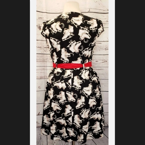 ModCloth Retrolicious Dress, Ice Skates, Size 1X - Picture 3 of 6